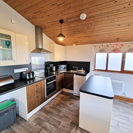فيلا Ochil 8 With Private Hot Tub - Fife - Loch Leven - Lomond Hills Kelty المظهر الخارجي الصورة