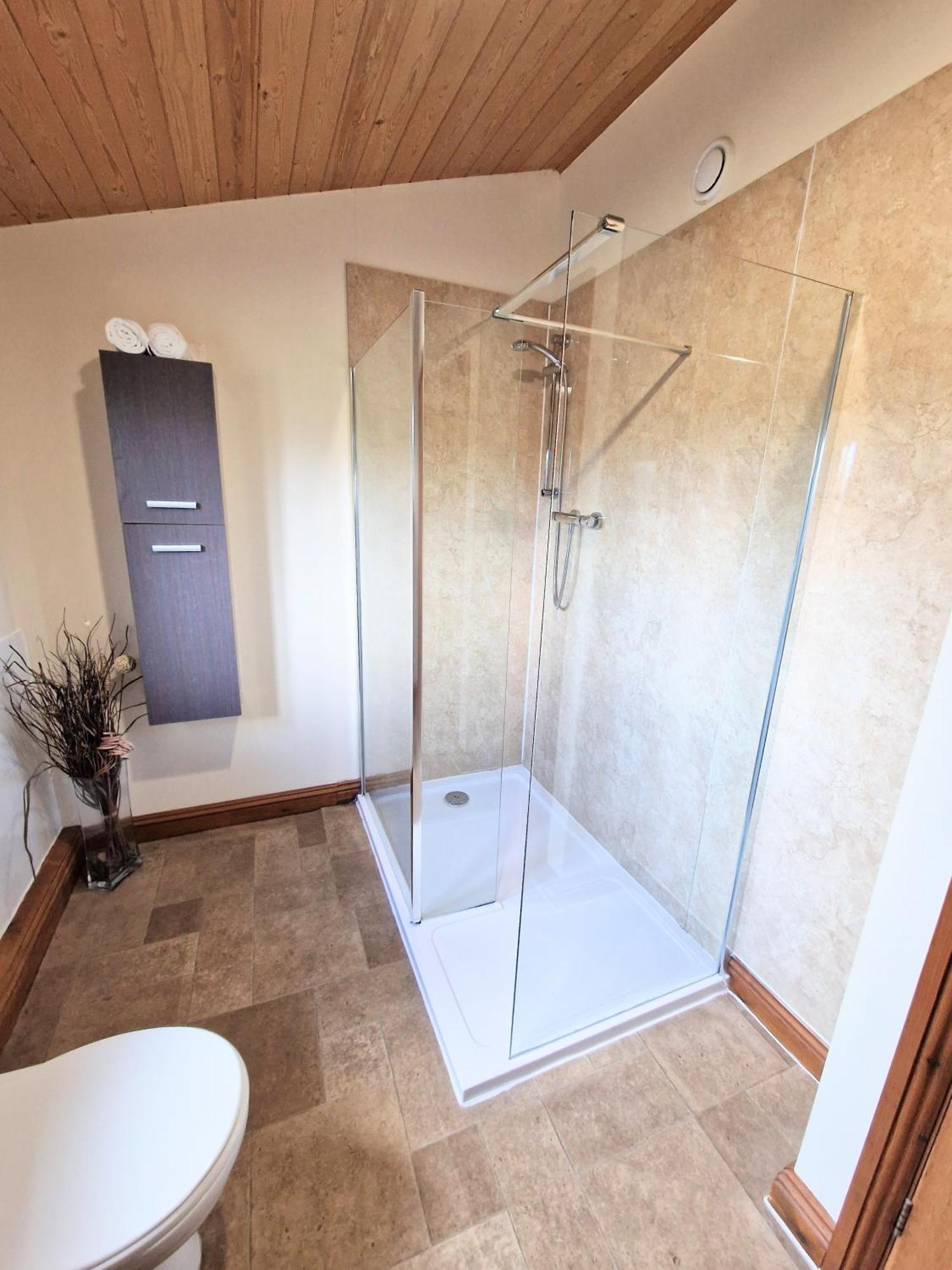 فيلا Ochil 8 With Private Hot Tub - Fife - Loch Leven - Lomond Hills Kelty المظهر الخارجي الصورة