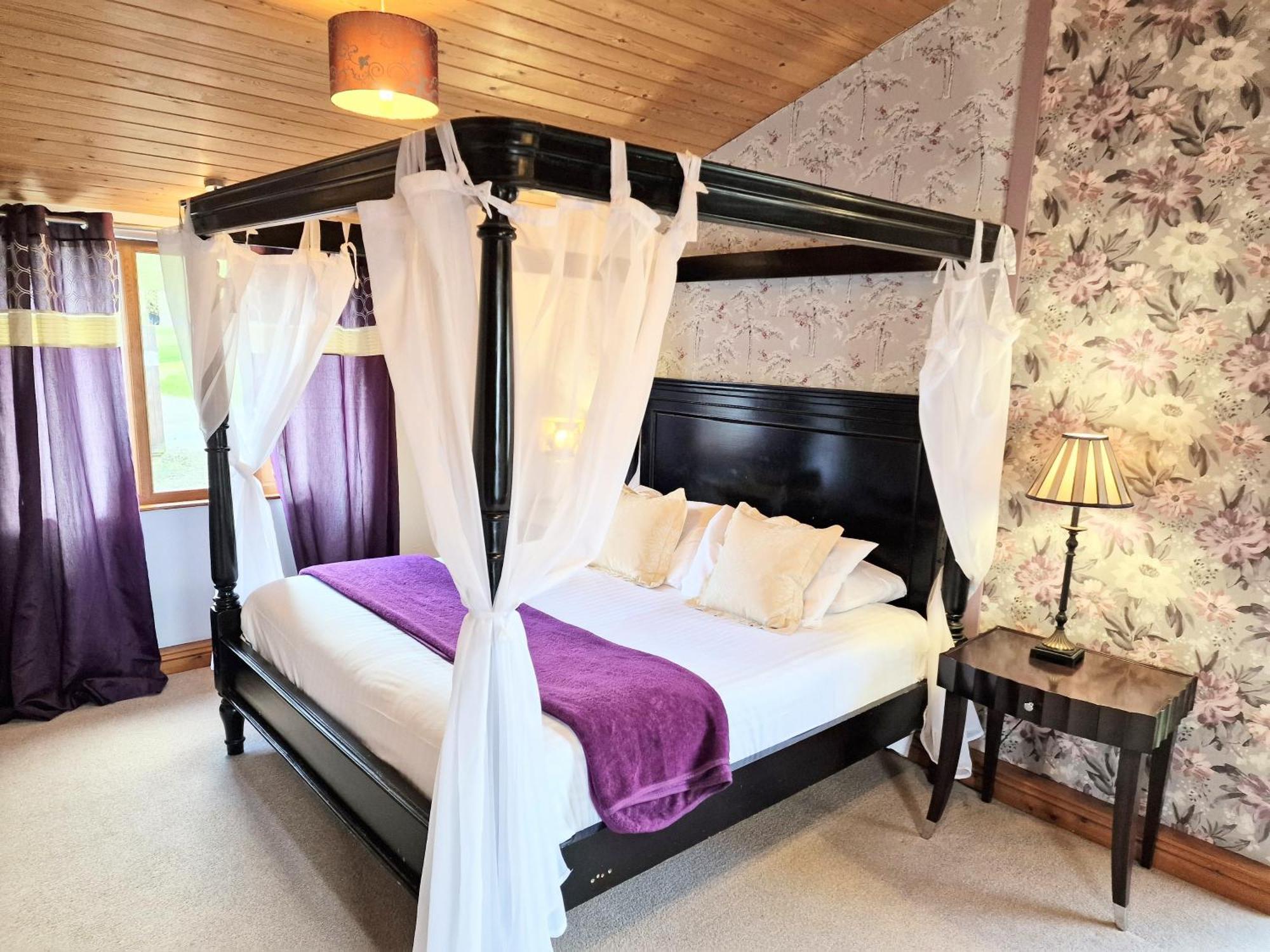 فيلا Ochil 8 With Private Hot Tub - Fife - Loch Leven - Lomond Hills Kelty المظهر الخارجي الصورة