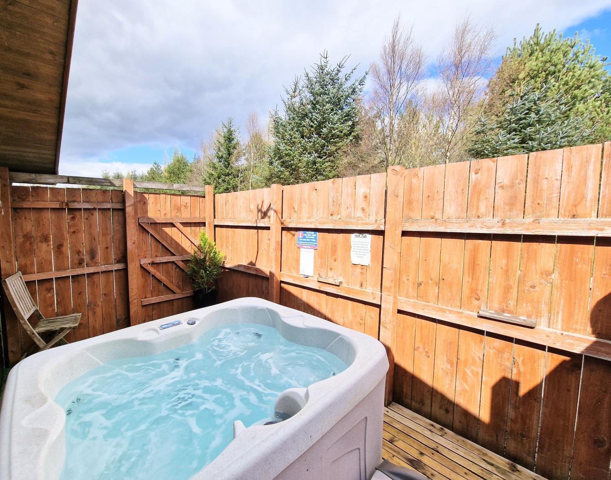 فيلا Ochil 8 With Private Hot Tub - Fife - Loch Leven - Lomond Hills Kelty المظهر الخارجي الصورة